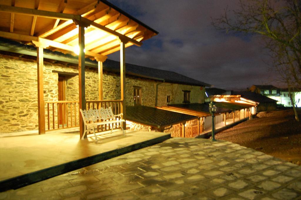 Hostal Pacio do Sil A Rúa Exterior foto